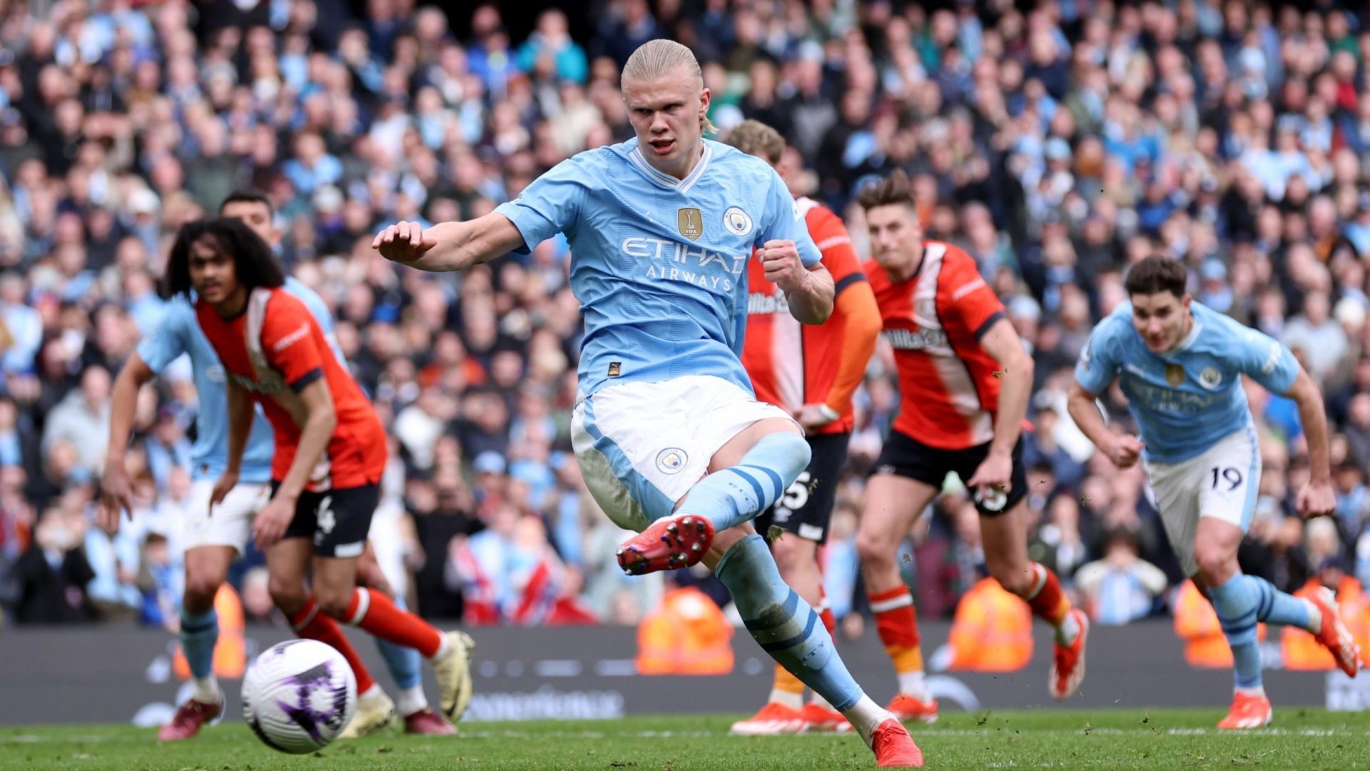 Manchester City vs Luton Town full match replay and highlights