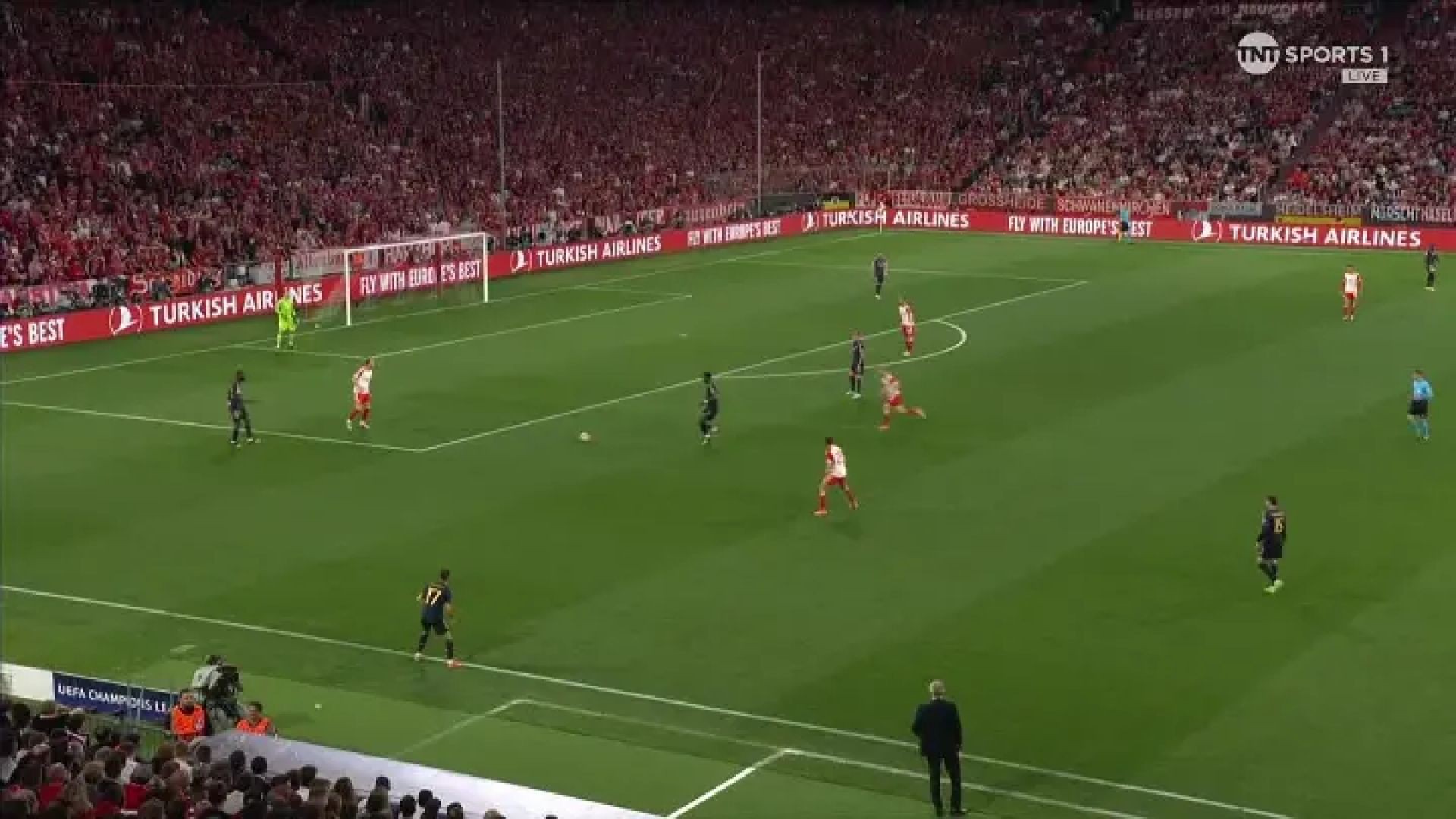 ⁣Bayern Munich vs Real Madrid - (Full First Half)