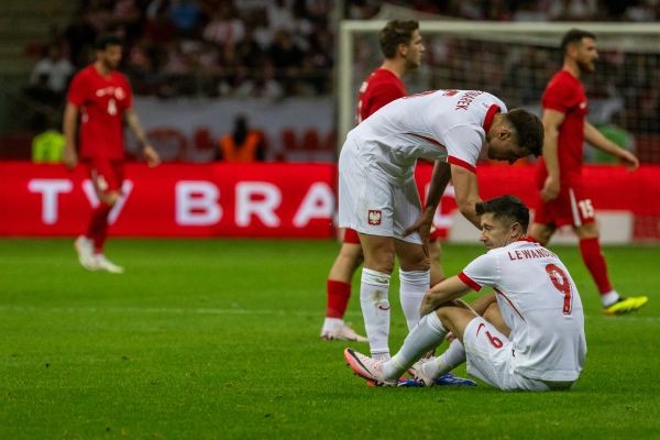 Koeman Doubts Lewandowski Injury, Poland Coach Fires Back